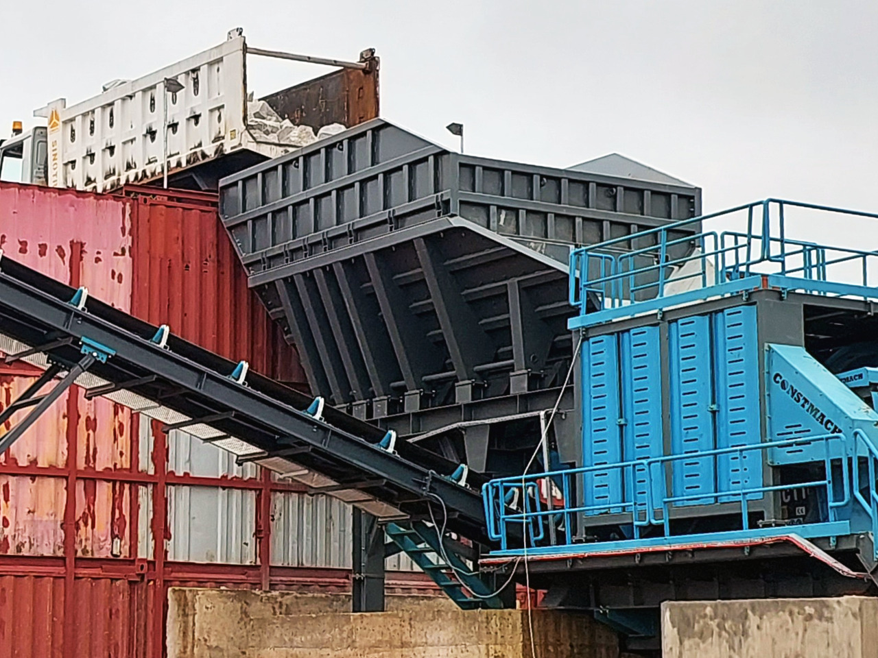 Constmach Vibrationsförderer mit Kapazitäten von 80 bis 500 Tonnen - Maquinaria para minería: foto 3 Constmach Vibrationsförderer mit Kapazitäten von 80 bis 500 Tonnen - Maquinaria para minería: foto 3