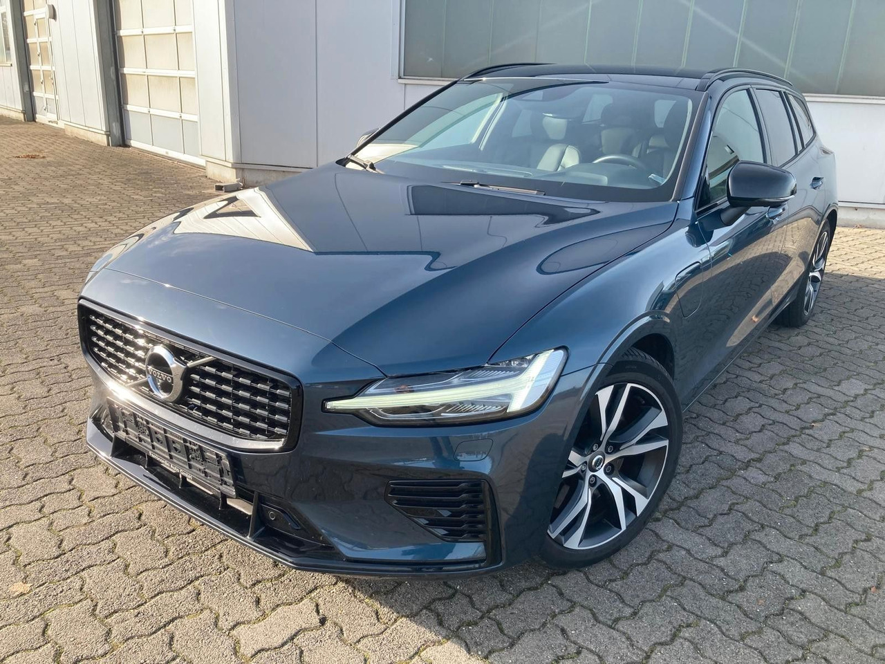 Volvo V60 T8 R Design Recharge Plug-In Hybrid AWD - Coche familiar: foto 1 Volvo V60 T8 R Design Recharge Plug-In Hybrid AWD - Coche familiar: foto 1