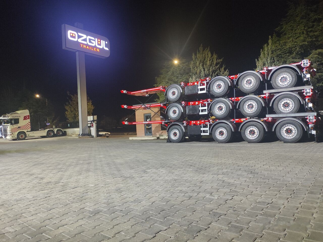 Özgül 4 AXLE HIGH CUBE CONTAINER CARRIER - Semirremolque portacontenedore/ Intercambiable: foto 4 Özgül 4 AXLE HIGH CUBE CONTAINER CARRIER - Semirremolque portacontenedore/ Intercambiable: foto 4