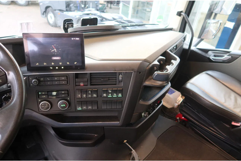 Volvo FH FH 500 Globetrotter Full Air suspension. 2 Pieces in stock. - Cabeza tractora: foto 5 Volvo FH FH 500 Globetrotter Full Air suspension. 2 Pieces in stock. - Cabeza tractora: foto 5