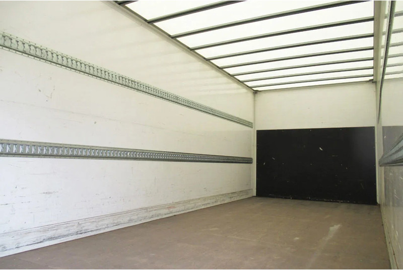 DAF LF 230 Bak+Klep Dhollandia 1500 kg Euro 6 - Camión caja cerrada: foto 4 DAF LF 230 Bak+Klep Dhollandia 1500 kg Euro 6 - Camión caja cerrada: foto 4
