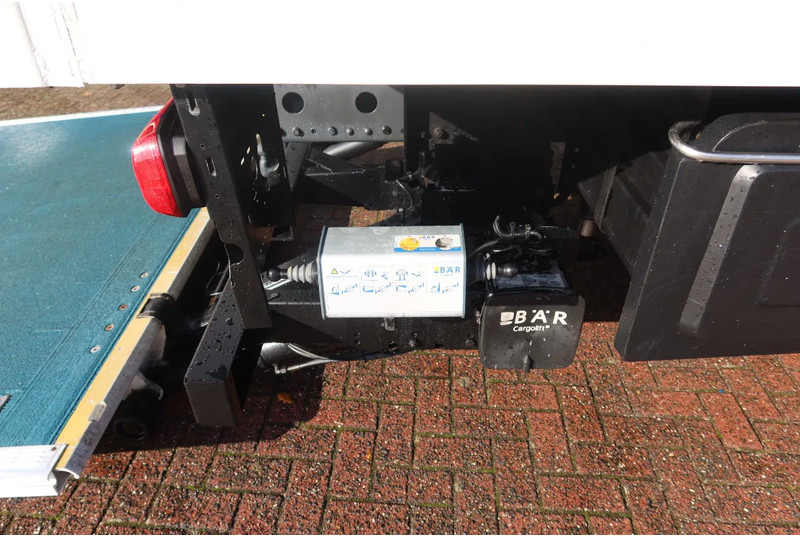 Camión caja cerrada Mercedes-Benz Atego 1223 L Bak + Klep Bar 3000 KG: foto 9 Camión caja cerrada Mercedes-Benz Atego 1223 L Bak + Klep Bar 3000 KG: foto 9