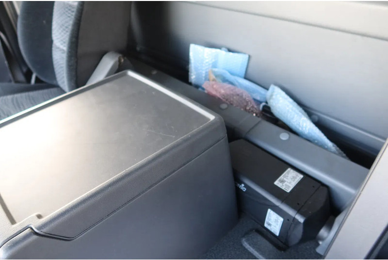 Camión caja cerrada Mercedes-Benz Atego 1223 L Bak + Klep Bar 3000 KG: foto 17 Camión caja cerrada Mercedes-Benz Atego 1223 L Bak + Klep Bar 3000 KG: foto 17