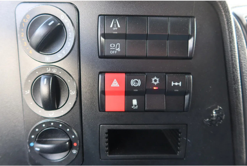 Camión caja cerrada Mercedes-Benz Atego 1223 L Bak + Klep Bar 3000 KG: foto 19 Camión caja cerrada Mercedes-Benz Atego 1223 L Bak + Klep Bar 3000 KG: foto 19