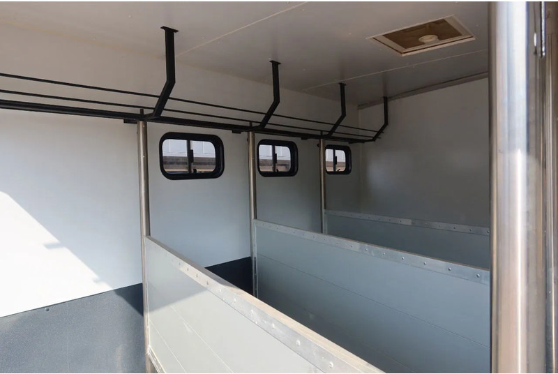 Mercedes-Benz Atego 816 L 3 Paarden/4 Ponies Nieuwe APK + nieuwe accu. - Camión para caballos: foto 3 Mercedes-Benz Atego 816 L 3 Paarden/4 Ponies Nieuwe APK + nieuwe accu. - Camión para caballos: foto 3