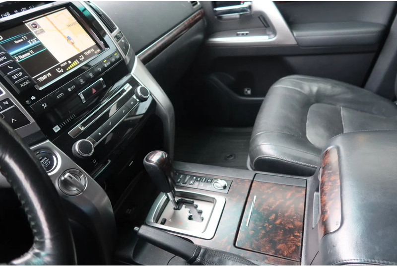 Toyota Land Cruiser V8 200 V8. 4.5D Executive. 7 Persoons. Luchtvering. Marge voertuig - Coche: foto 5 Toyota Land Cruiser V8 200 V8. 4.5D Executive. 7 Persoons. Luchtvering. Marge voertuig - Coche: foto 5