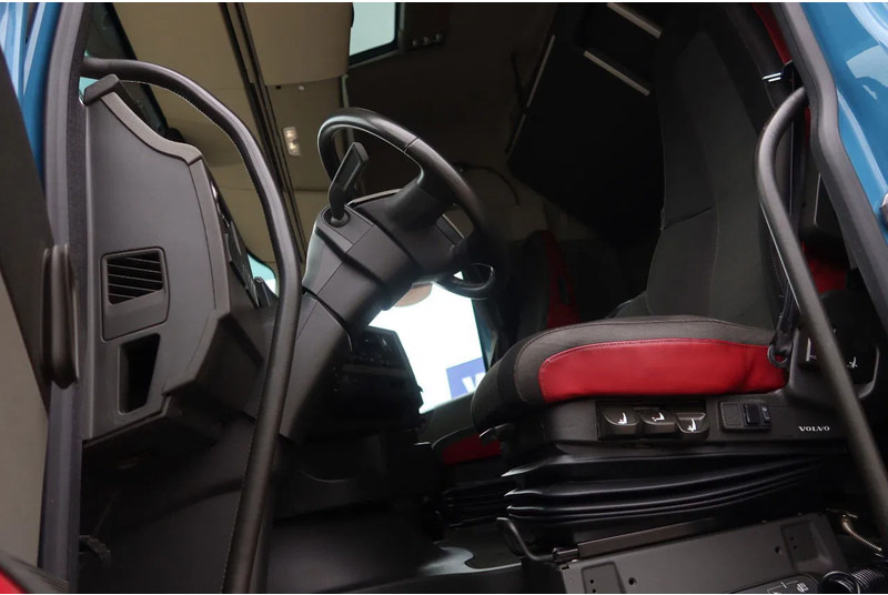 Volvo FH 460 Hooklift 8x2 Haakarm. 3x Steering axle - Camión con equipo de cable: foto 5 Volvo FH 460 Hooklift 8x2 Haakarm. 3x Steering axle - Camión con equipo de cable: foto 5