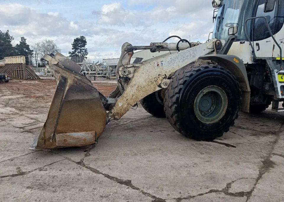 Liebherr L550 2plus2 długi wysięgnik wysypu - Cargadora de ruedas: foto 5 Liebherr L550 2plus2 długi wysięgnik wysypu - Cargadora de ruedas: foto 5
