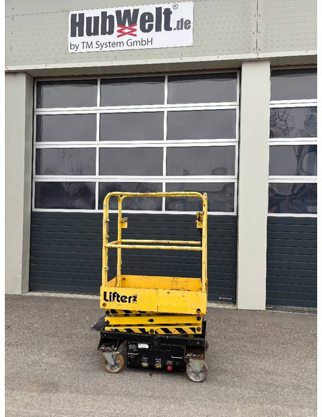 Boss 4,55m Arbeitsbühne Personenlift, BJ 2013 - Plataforma de tijeras: foto 1 Boss 4,55m Arbeitsbühne Personenlift, BJ 2013 - Plataforma de tijeras: foto 1