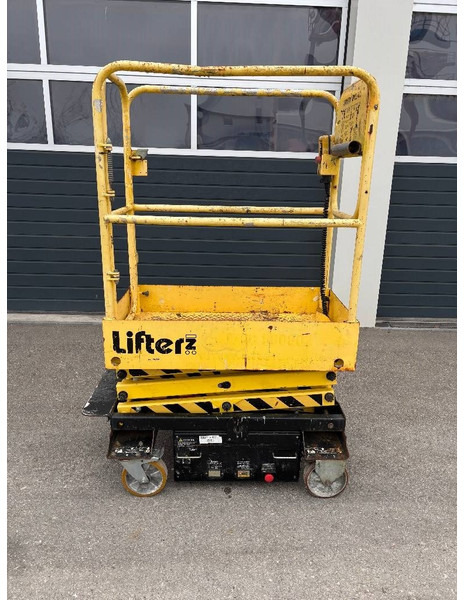 Boss 4,55m Arbeitsbühne Personenlift, BJ 2013 - Plataforma de tijeras: foto 2 Boss 4,55m Arbeitsbühne Personenlift, BJ 2013 - Plataforma de tijeras: foto 2