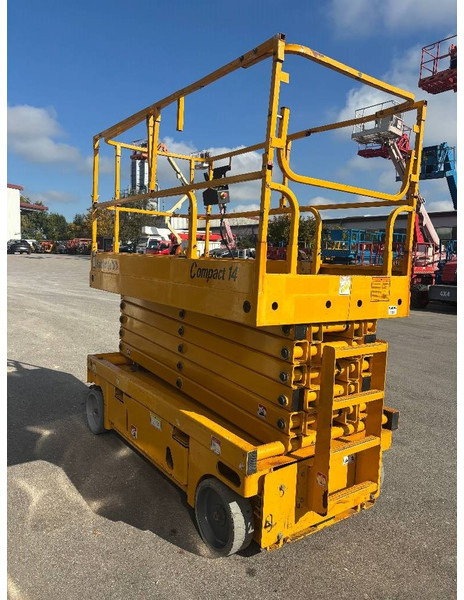 Haulotte Compact 14 - 13,80m Scherenarbeitsbühne *Akkus NEU - Plataforma de tijeras: foto 5 Haulotte Compact 14 - 13,80m Scherenarbeitsbühne *Akkus NEU - Plataforma de tijeras: foto 5
