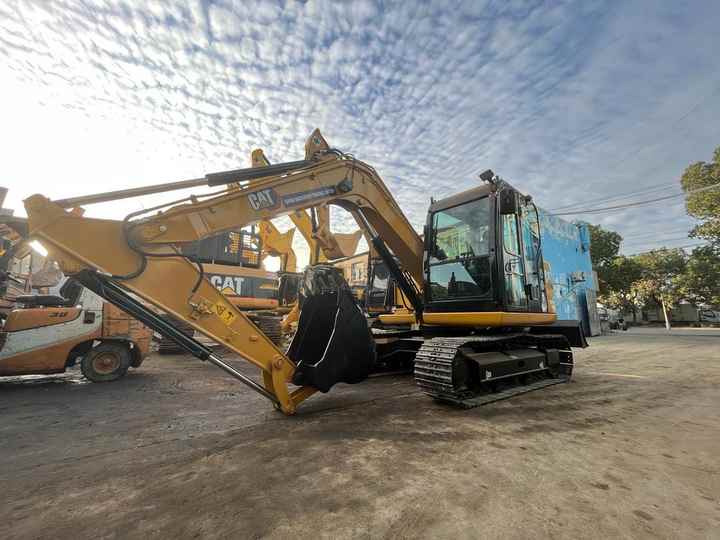 7 Ton Caterpillar Mini Excavator Cat 307c 307d With Rubber Tracks And Hydraulic Blade in Shanghai - Excavadora de cadenas: foto 2 7 Ton Caterpillar Mini Excavator Cat 307c 307d With Rubber Tracks And Hydraulic Blade in Shanghai - Excavadora de cadenas: foto 2