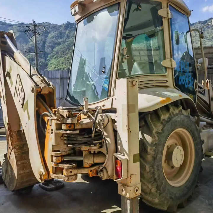 Backhoe loader JCB 3CX 4*4 tlb loader UKmade, used cheap JCB 3CX retro loader and digger - Retroexcavadora: foto 1 Backhoe loader JCB 3CX 4*4 tlb loader UKmade, used cheap JCB 3CX retro loader and digger - Retroexcavadora: foto 1