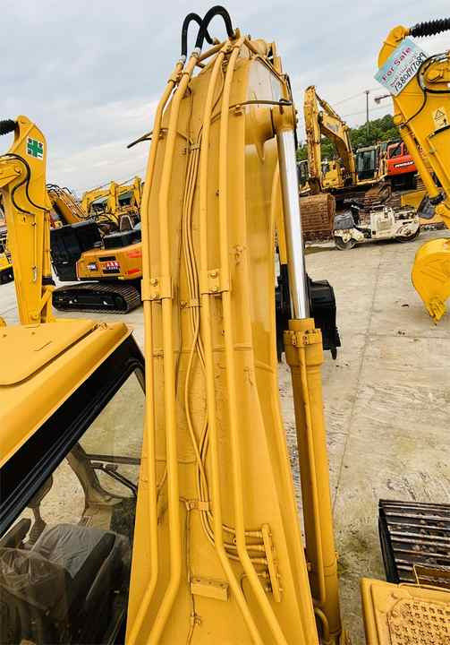Caterpillar/cat Medium Used Excavator 20t Cat 320b,320c,320d Excavating Equipment With 0.8,1.0,1.2 Cbm Bucket Size In Shanghai - Excavadora de cadenas: foto 5 Caterpillar/cat Medium Used Excavator 20t Cat 320b,320c,320d Excavating Equipment With 0.8,1.0,1.2 Cbm Bucket Size In Shanghai - Excavadora de cadenas: foto 5