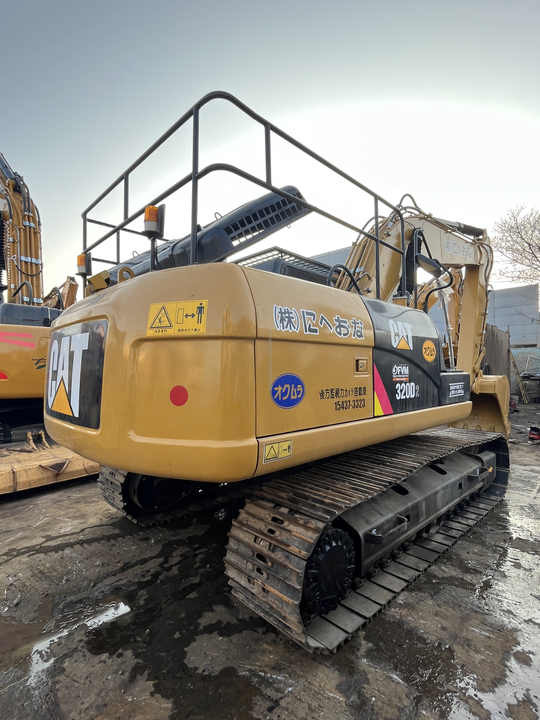 Good condition japan original low hour used hydraulic crawler cat 320 excavator cat 320d cat320d2 excavator in stock for sale - Excavadora de cadenas: foto 4 Good condition japan original low hour used hydraulic crawler cat 320 excavator cat 320d cat320d2 excavator in stock for sale - Excavadora de cadenas: foto 4