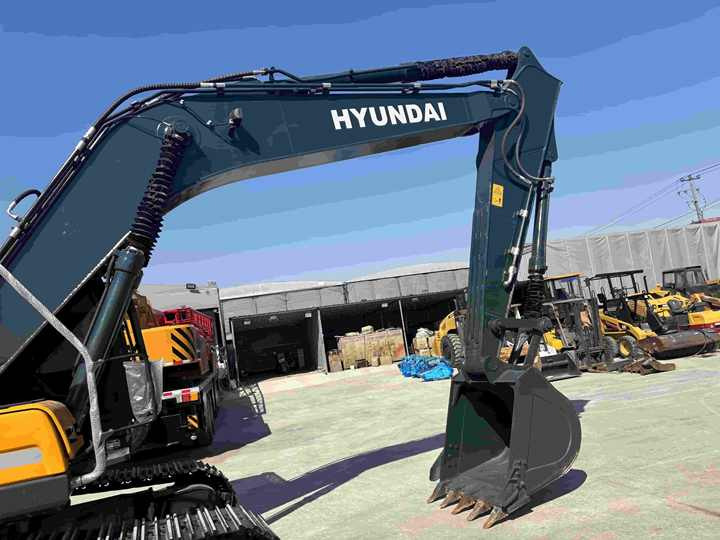 Less Hour 22 Tons Korea Original Used Hyundai 220LC-9S 225LC-9T Excavator for Sale - Excavadora: foto 4 Less Hour 22 Tons Korea Original Used Hyundai 220LC-9S 225LC-9T Excavator for Sale - Excavadora: foto 4