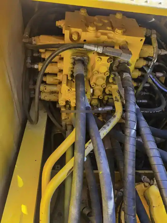 Original Design Pc200-8 Komatsu Used Excavator For Sale In Good Condition Original Paint 20 Ton Low Working Hours Factory Price - Excavadora: foto 5 Original Design Pc200-8 Komatsu Used Excavator For Sale In Good Condition Original Paint 20 Ton Low Working Hours Factory Price - Excavadora: foto 5