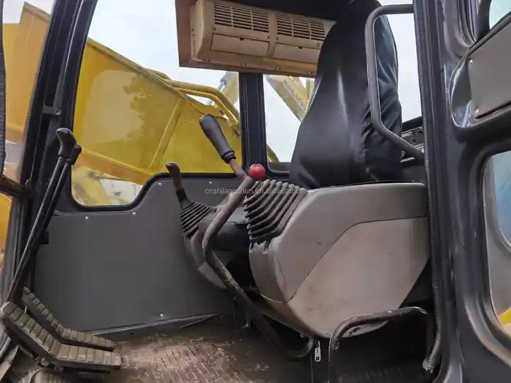 Original Well-Maintained Komatsu PC200-6 Used Excavator for sale - Excavadora de cadenas: foto 2 Original Well-Maintained Komatsu PC200-6 Used Excavator for sale - Excavadora de cadenas: foto 2