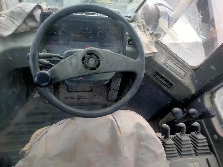 Used 7 Ton Heavy Front Loader Komatsu Wa470 Good Price Japan Made Tire Loader In Shanghai - Cargadora de ruedas: foto 3 Used 7 Ton Heavy Front Loader Komatsu Wa470 Good Price Japan Made Tire Loader In Shanghai - Cargadora de ruedas: foto 3