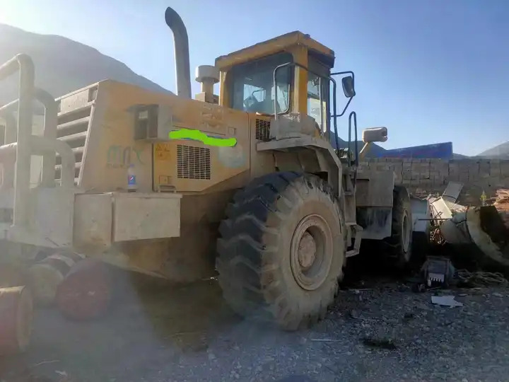 Used 7 Ton Heavy Front Loader Komatsu Wa470 Good Price Japan Made Tire Loader In Shanghai - Cargadora de ruedas: foto 2 Used 7 Ton Heavy Front Loader Komatsu Wa470 Good Price Japan Made Tire Loader In Shanghai - Cargadora de ruedas: foto 2