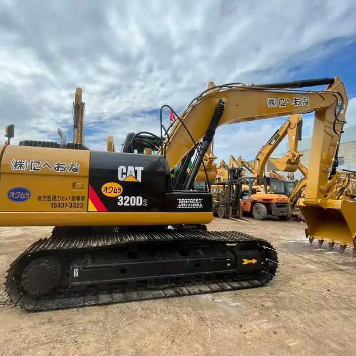 Used CAT 320 320B 320C Caterpillar Excavator with bucket Second hand - Excavadora: foto 1 Used CAT 320 320B 320C Caterpillar Excavator with bucket Second hand - Excavadora: foto 1