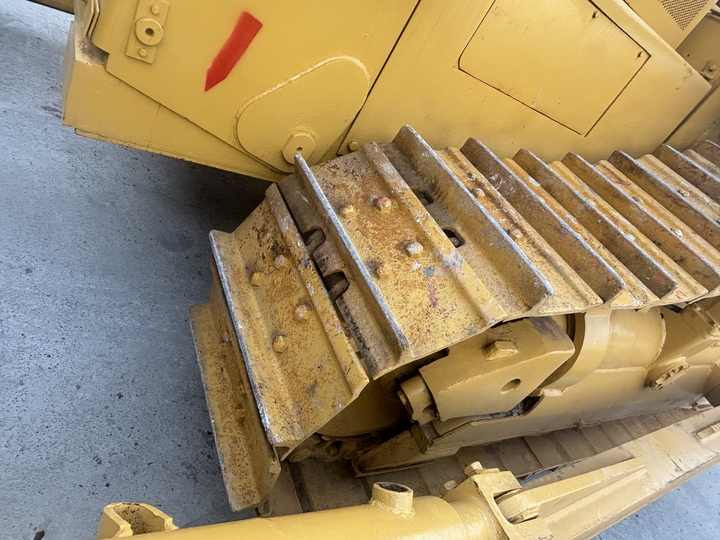 Used Caterpillar bulldozer CAT D8R on sale - Bulldozer: foto 5 Used Caterpillar bulldozer CAT D8R on sale - Bulldozer: foto 5