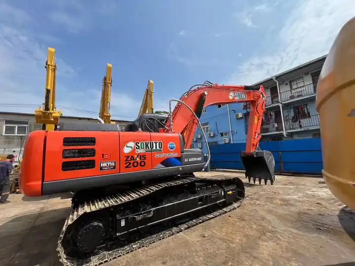 Excavadora de cadenas Used Hitachi ZX200 crawler Excavator, Japan Made used Hitachi ZX200  large Excavator on sale: foto 6