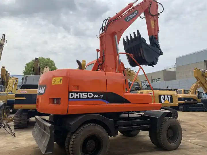 Wheel digging excavator Used DOOSAN150W DH150W DH150W-7 / second-hand KOREA engine DOOSAN DH 150 150W-7 DOOSAN150 - Excavadora de cadenas: foto 2 Wheel digging excavator Used DOOSAN150W DH150W DH150W-7 / second-hand KOREA engine DOOSAN DH 150 150W-7 DOOSAN150 - Excavadora de cadenas: foto 2