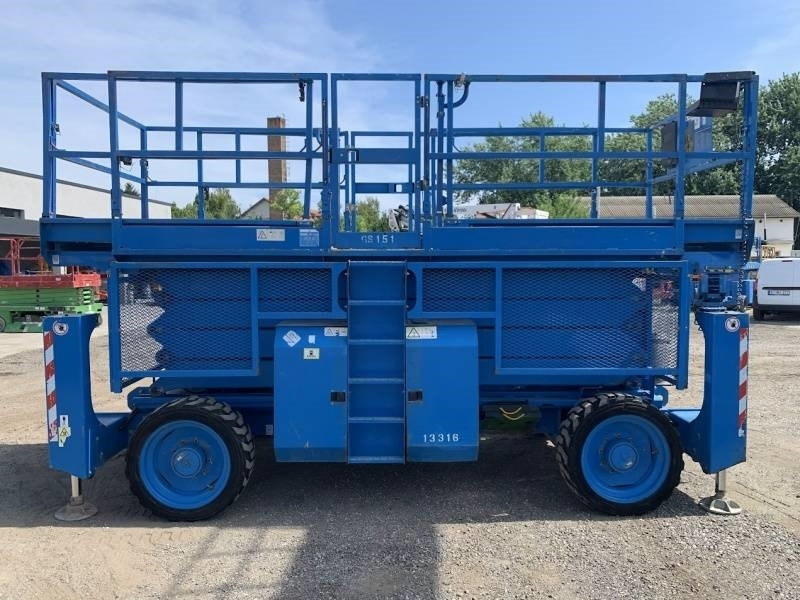Genie GS4390 - 15,11m, diesel, 4x4 - Plataforma de tijeras: foto 3 Genie GS4390 - 15,11m, diesel, 4x4 - Plataforma de tijeras: foto 3