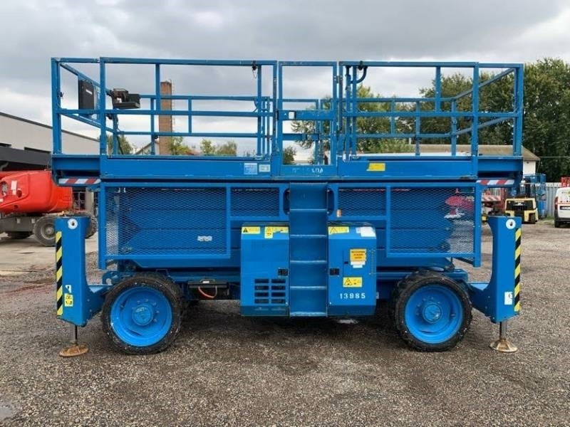 Genie GS4390 - 15,11m, diesel, 4x4 - Plataforma de tijeras: foto 4 Genie GS4390 - 15,11m, diesel, 4x4 - Plataforma de tijeras: foto 4