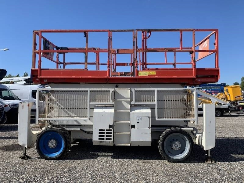Genie GS5390 - 18m - 4x4 - Diesel - Plataforma de tijeras: foto 4 Genie GS5390 - 18m - 4x4 - Diesel - Plataforma de tijeras: foto 4