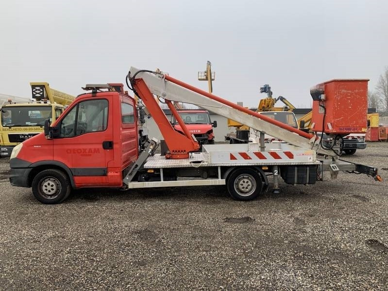 Iveco Daily Multitel 160 ALU DS - 16m - Camión con plataforma elevadora: foto 5 Iveco Daily Multitel 160 ALU DS - 16m - Camión con plataforma elevadora: foto 5