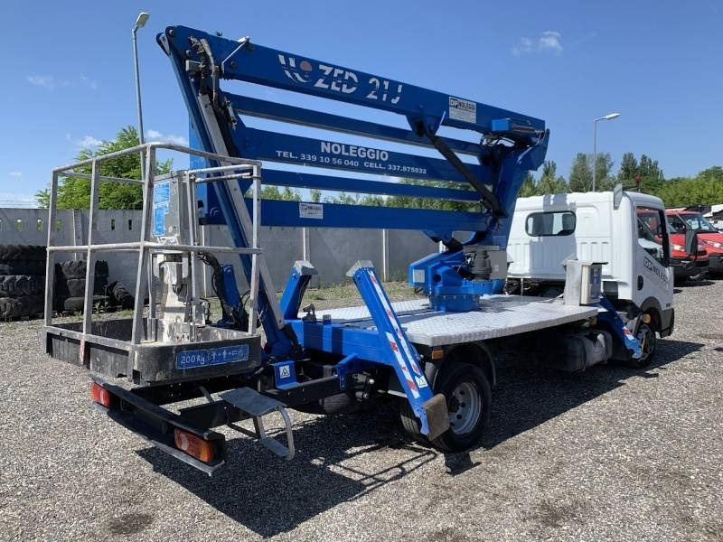 Camión con plataforma elevadora Nissan Cabstar CTE ZED 21 J - 21 m - 200 kg: foto 6 Camión con plataforma elevadora Nissan Cabstar CTE ZED 21 J - 21 m - 200 kg: foto 6