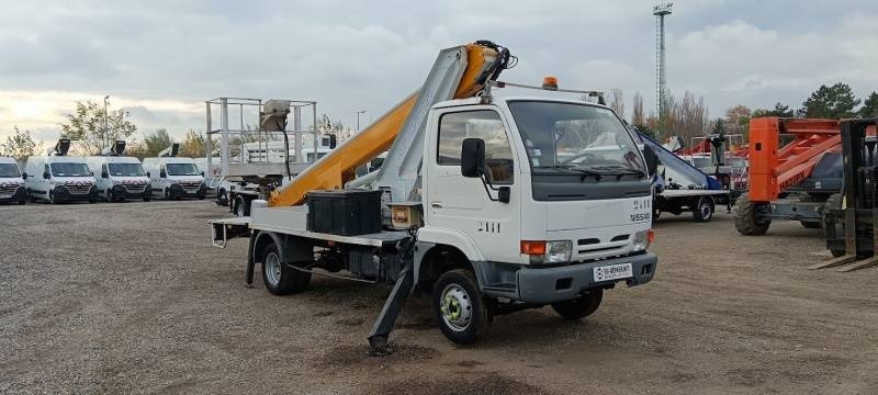 Nissan Cabstar Multitel 180 ALU AZ - 18 m - Camión con plataforma elevadora: foto 1 Nissan Cabstar Multitel 180 ALU AZ - 18 m - Camión con plataforma elevadora: foto 1