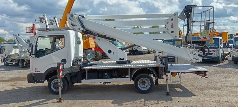 Nissan Cabstar Oil&Steel Snake 2413 Plus - 23,5m - 250 kg - Camión con plataforma elevadora: foto 5 Nissan Cabstar Oil&Steel Snake 2413 Plus - 23,5m - 250 kg - Camión con plataforma elevadora: foto 5