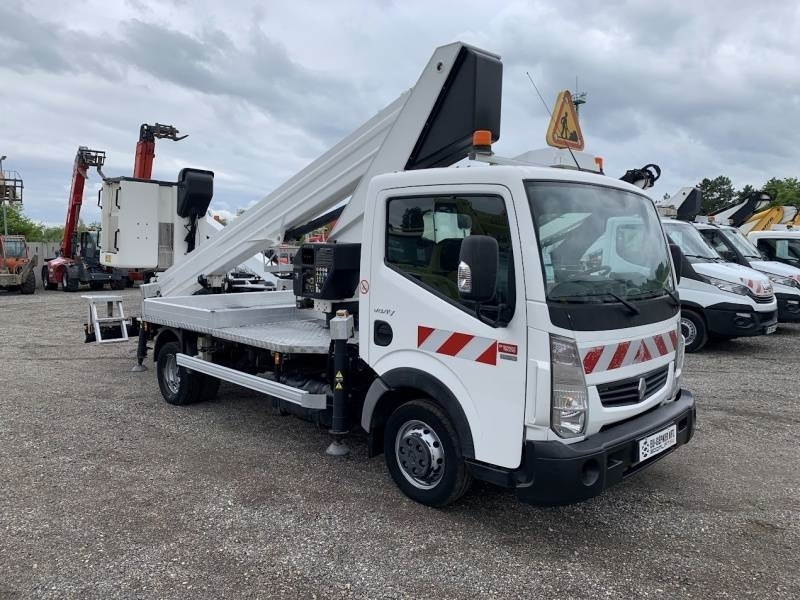 Renault Maxity ISOLI VT60NE - 20m, 250kg - Camión con plataforma elevadora: foto 1 Renault Maxity ISOLI VT60NE - 20m, 250kg - Camión con plataforma elevadora: foto 1
