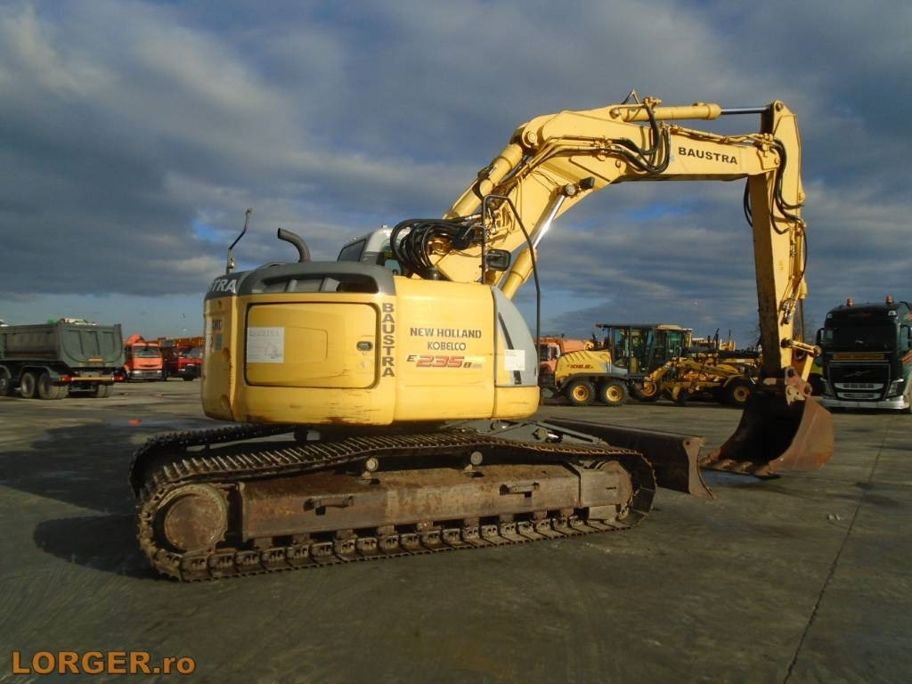 New Holland E 235 B SR-2* Blade - Excavadora de cadenas: foto 5 New Holland E 235 B SR-2* Blade - Excavadora de cadenas: foto 5
