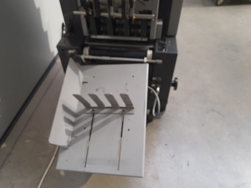 Horizon AC-8000 S | collator | 8 stations | 1992 - Máquina de impresión: foto 5 Horizon AC-8000 S | collator | 8 stations | 1992 - Máquina de impresión: foto 5