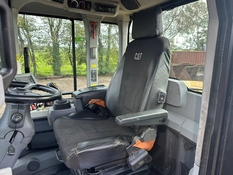 Cargadora de ruedas Cat 930 M - 4 new tires!: foto 14