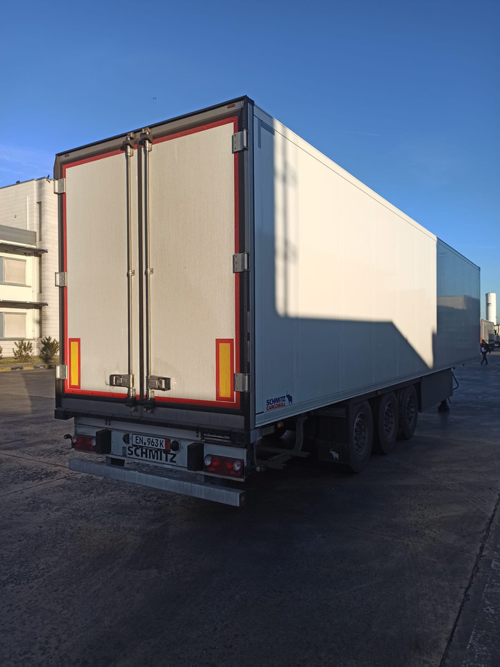 SCHMITZ CARGOBULL ThermoKing SKO 24/L - 13.4 FP COOL V7 FP 60 SMART - Semirremolque frigorífico: foto 4 SCHMITZ CARGOBULL ThermoKing SKO 24/L - 13.4 FP COOL V7 FP 60 SMART - Semirremolque frigorífico: foto 4