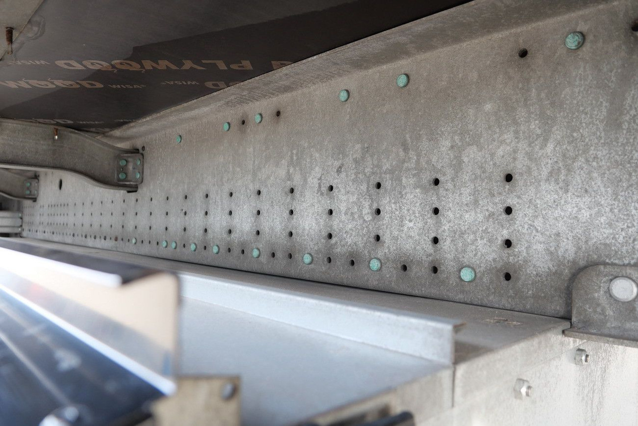 Semirremolque caja cerrada Schmitz Cargobull SKO 24/DOPPELSTOCK / 2,70/ 2 x LIFT nur 48000 km: foto 22