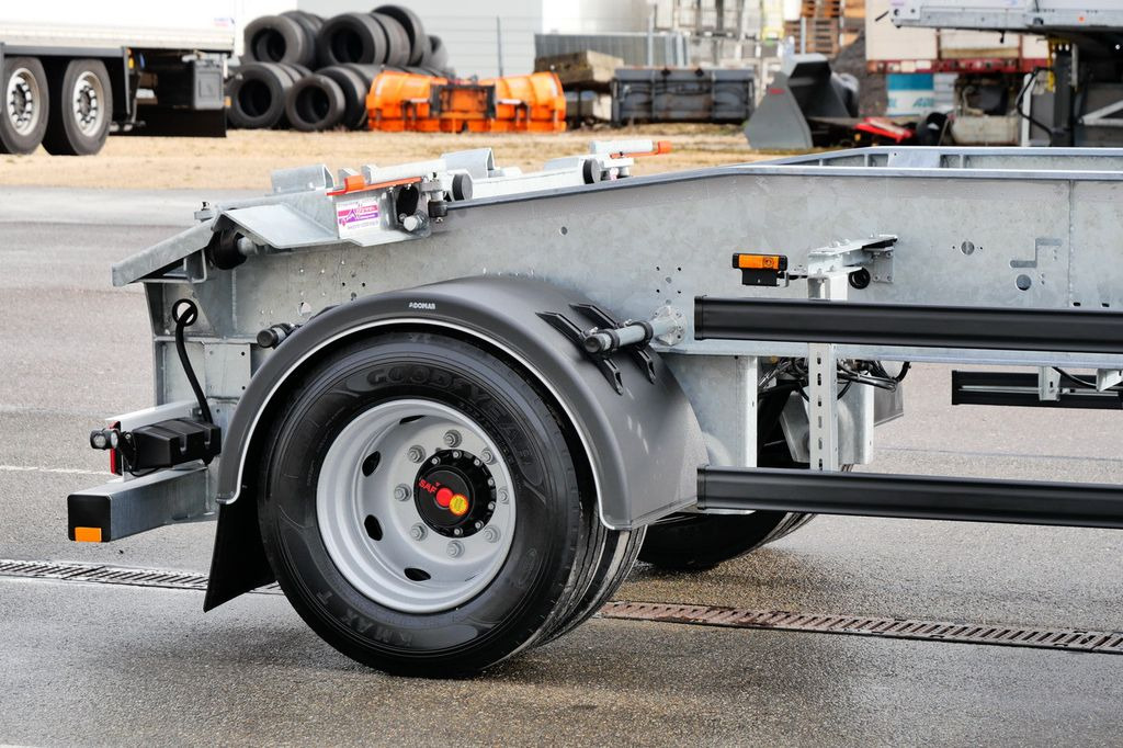 Web-Trailer ARA 18/ DIN 30722 / 5000 - 7000 mm/19,5 VERZINKT - Remolque multilift/ Portacontenedores de cadenas: foto 5 Web-Trailer ARA 18/ DIN 30722 / 5000 - 7000 mm/19,5 VERZINKT - Remolque multilift/ Portacontenedores de cadenas: foto 5
