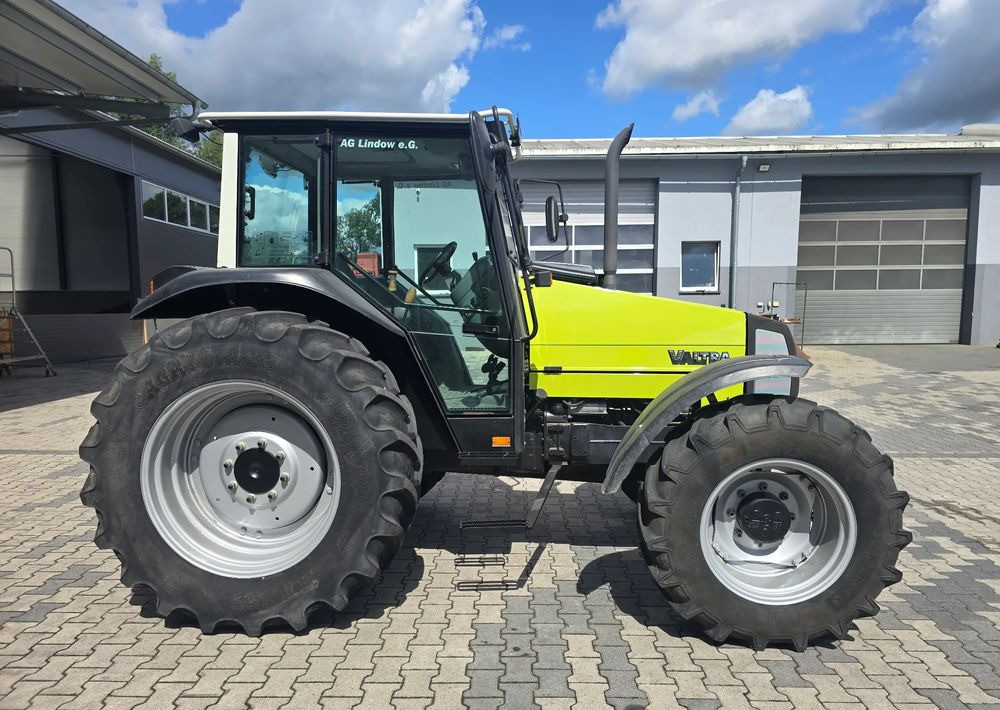 Valtra 800 - Tractor: foto 5 Valtra 800 - Tractor: foto 5