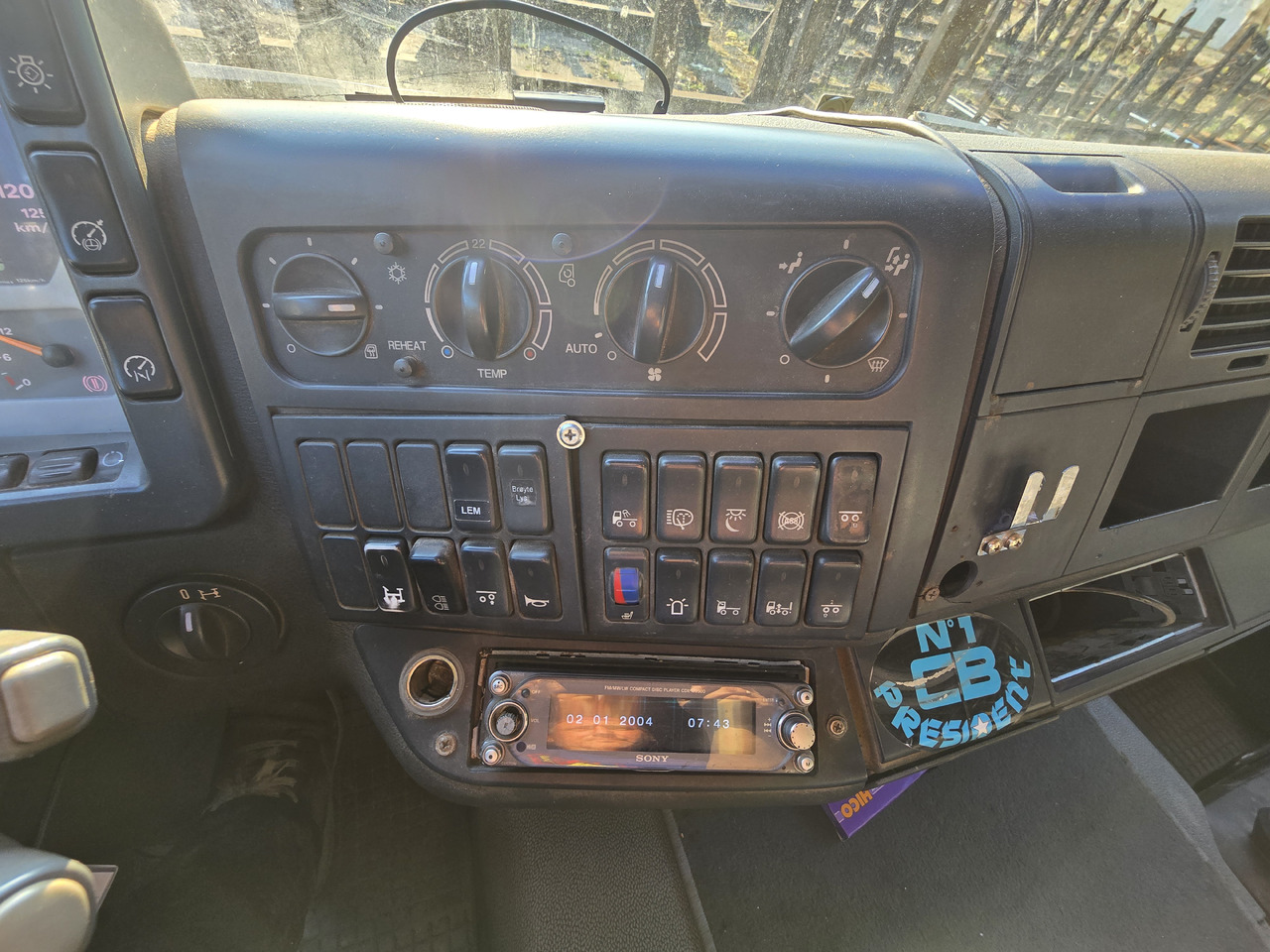 Camión multibasculante MAN TGA 26.413: foto 18 Camión multibasculante MAN TGA 26.413: foto 18