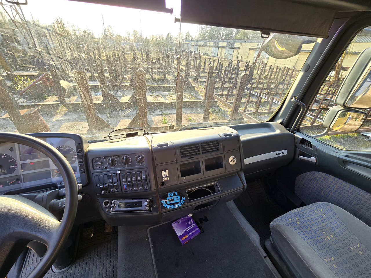 Camión multibasculante MAN TGA 26.413: foto 14 Camión multibasculante MAN TGA 26.413: foto 14