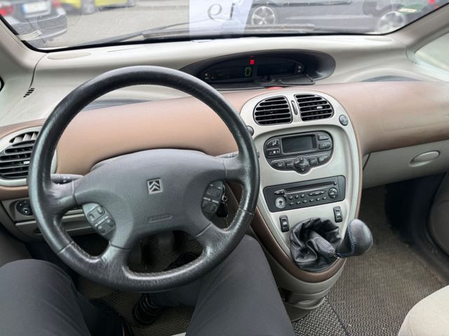 Sedan Citroën Xsara Picasso 1.8 16V Exclusive: foto 9