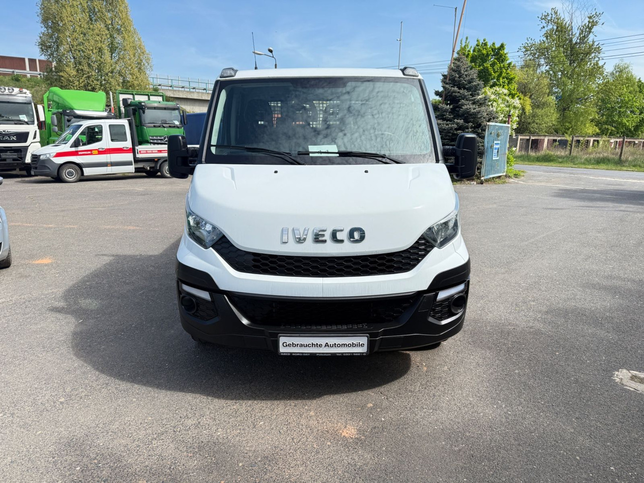 Iveco Daily Doppelkabine 35 S 130 7 Sitzer - Furgoneta caja abierta: foto 1 Iveco Daily Doppelkabine 35 S 130 7 Sitzer - Furgoneta caja abierta: foto 1