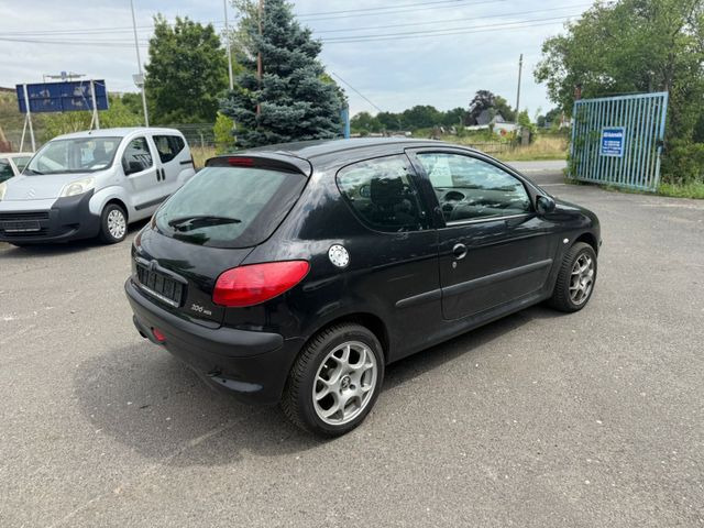 Peugeot 206 1.4 HDi - Sedan: foto 5 Peugeot 206 1.4 HDi - Sedan: foto 5