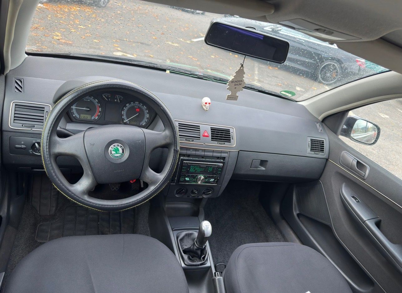 Coche familiar Skoda Fabia Combi Cool Edition: foto 9 Coche familiar Skoda Fabia Combi Cool Edition: foto 9