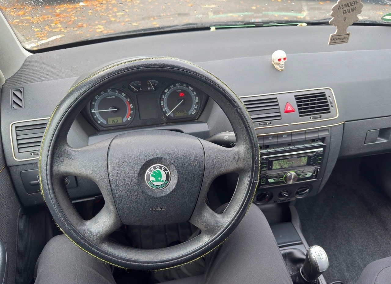 Coche familiar Skoda Fabia Combi Cool Edition: foto 10 Coche familiar Skoda Fabia Combi Cool Edition: foto 10